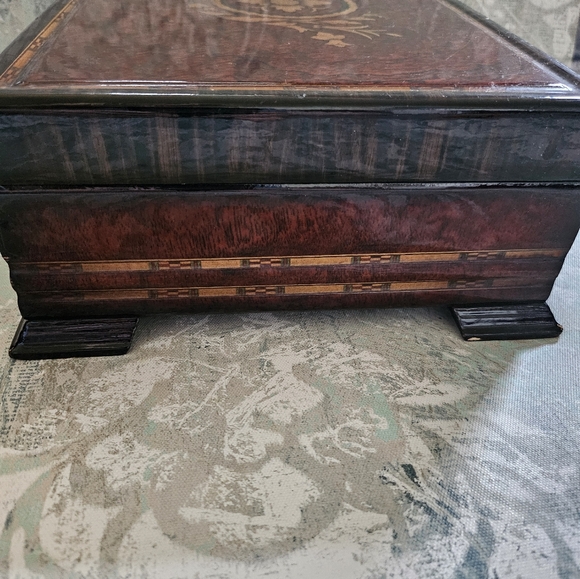 Deep Rich Marquetry Glossy Finish Wooden Wood Jewelry Box Gold Tone Hardware - Picture 15 of 15